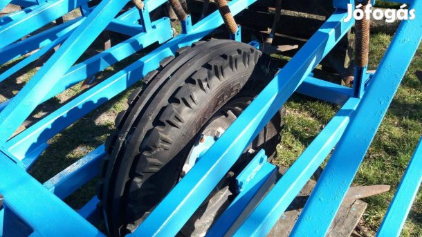 Sorközművelő talajművelő kultivátor V-kapás 4m felújítva