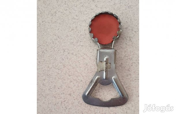 Sörnyitó és koronazár egyben