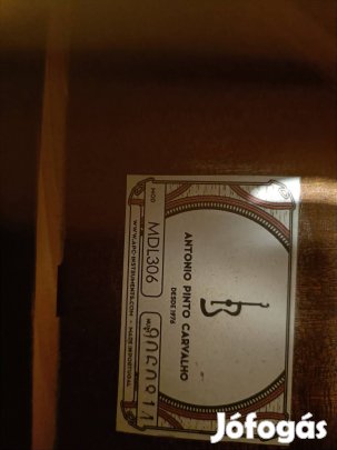 Sorszámozott mandolin Portugáliából 