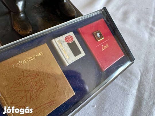 Sorszámozott minikönyvek díszdobozban