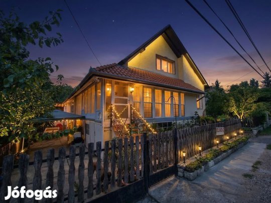 Sóskút, Mártírok útja, 152 m2-es, családi ház, 5 szobás, átlagos