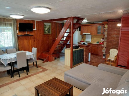 Sóstófürdőn eladó egy két szintes családi ház