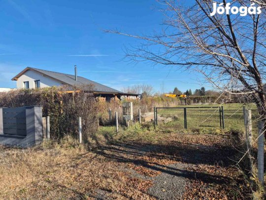 Sóstógyógyfürdőn építési telek eladó