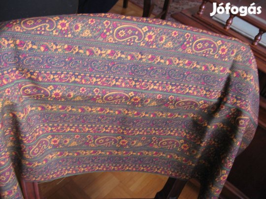 Sötét, babos mintás pamut - méteráru (II/4)