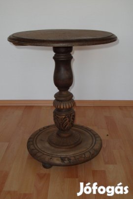 Sötétbarna faragott körasztalka