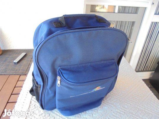 Sötétkék cipzáros, oldalhálós fiú hátizsák-iskolatáska