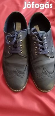 Sötétkék műbőr férfi cipő 42-es