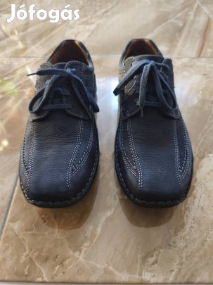 Sötétkék színű Josef Seibel férfi félcipő.