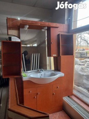 Spanyol fűrdőszoba szekrény