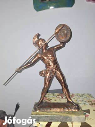 Spárta királyának, Leonidásznak a szobra kovácsolt harcos bronz szobor
