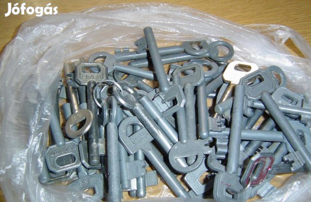 Spiáter öntésű kulcsok