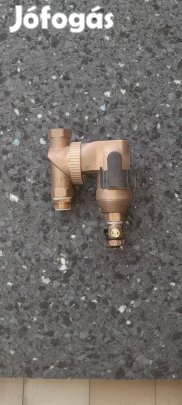 Spirotech Spirotrap MBC mágneses iszapleválasztó 3/4"