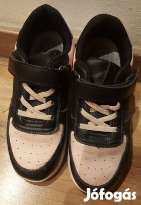 Sportcipő,33-as