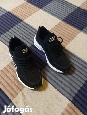 Sportcipő eladó