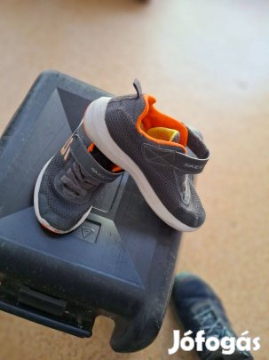 Sportcipők nagyon szépek 41 es méretüek olcson 2000 ft
