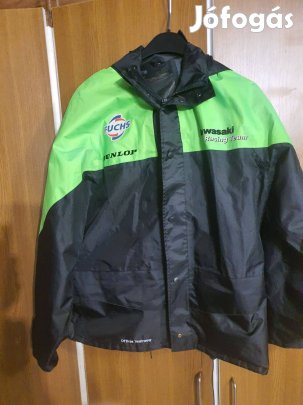 Sportdzseki Kawasaki-tól. S méret