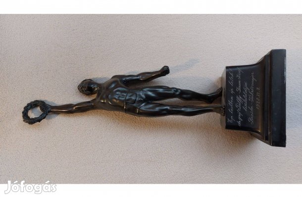 Sportoló szobor spiater eladó