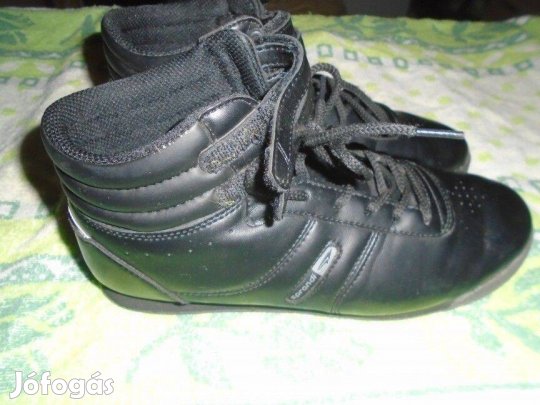 Sprandi 40-es méretű fekete cipő (méret 40)