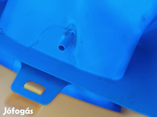 Spriccelős csúszda