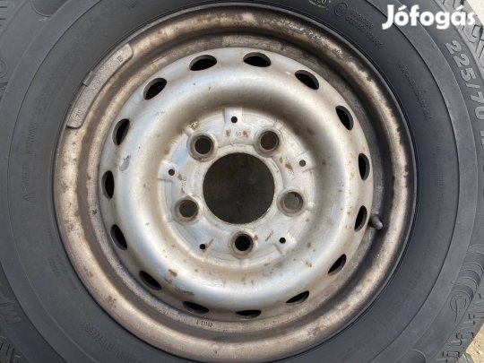 Sprinter kerekek 225/70R15C újszerű nyárigumival