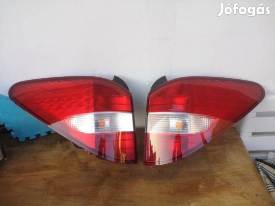 Ssangyong Rodius gyári hátsó lámpa