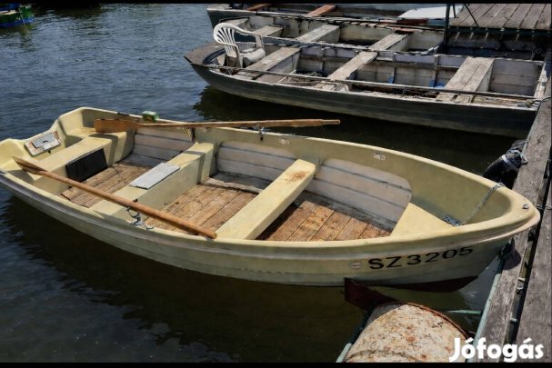 Stabil, duplafalú, jó állapotú üvegszál - műanyag horgászcsónak