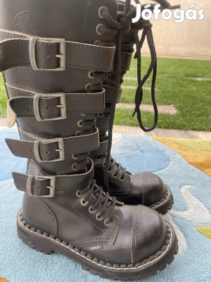 Steel 20 lyukú acelbetetes bakancs