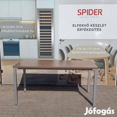 Steelcase íróasztal, számítógépasztal, 140x82 cm - használt irodabútor