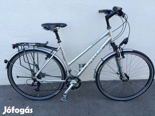 Stevens női trekking kerékpár minőségi alkatrészekkel