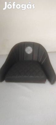 Steyr 180 traktor üléspárna. Fekete, hímzett.