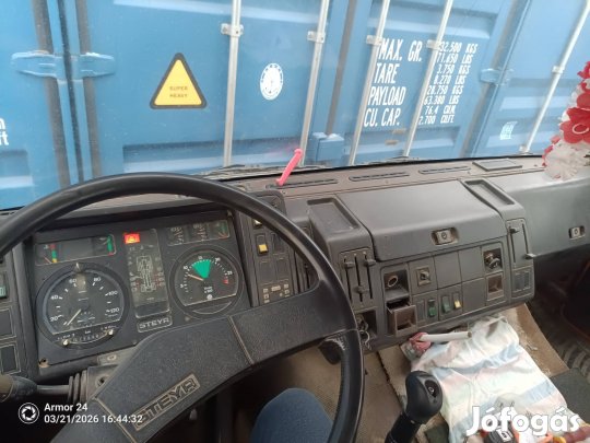 Steyr konténeres autó 