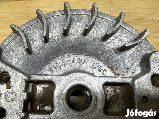 Stihl FS120 / FS200 / FS250 /  BT120 / BT121 / FR350  lendkerék