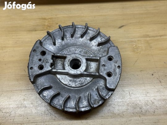 Stihl HS45 lendkerék