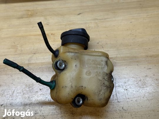 Stihl HS45 üzemanyagtartály