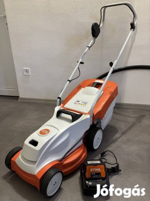 Stihl RMA 235 fűnyíró AK 20 akkuval és töltővel