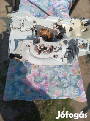 Stihl ms 261 bontott motorház