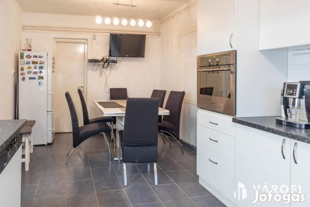 Stílusos, felújított családi ház Orosházán