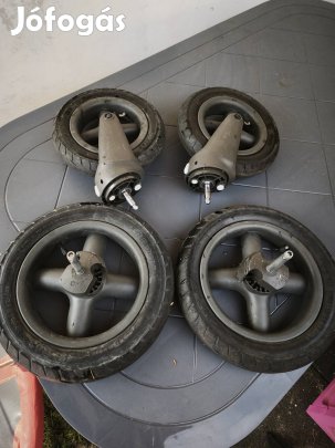 Stokke trailz babakocsi kerek eladó! 