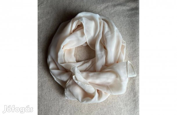 Strandkendő - sál, krém szín