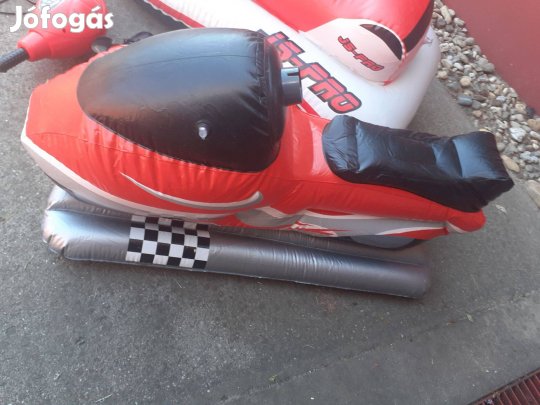 Strandoláshoz Besway felfújható motor