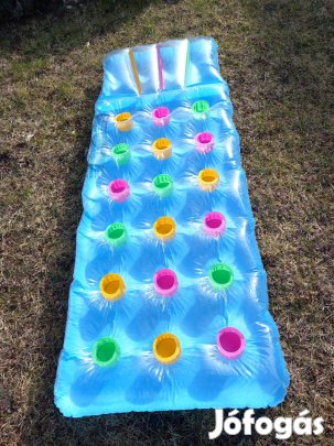 Strandoláshoz felfújható un. poharas matrac Intex