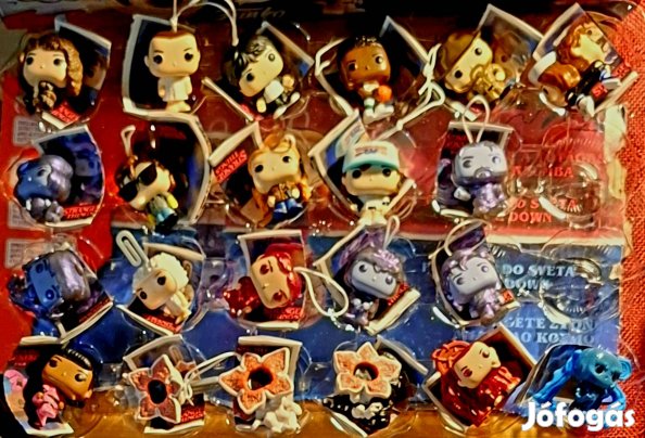 Stranger Things Figurák - 22db-os szett (Kinder Joy - Funko Pop)