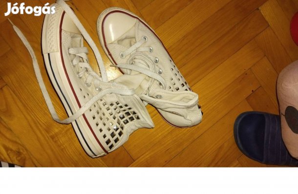 Strasszos Conversze vászoncipő 39 es 24,5 cm