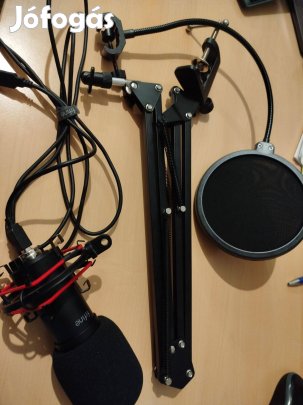 Streaming mikforone Fifine T732