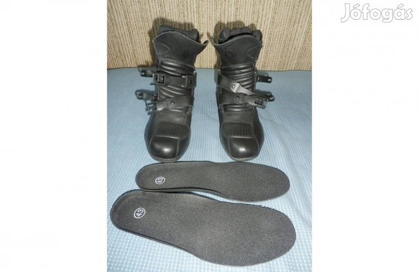 Streetfighter waterproof motoros bakancs 43 méretű új állapotú