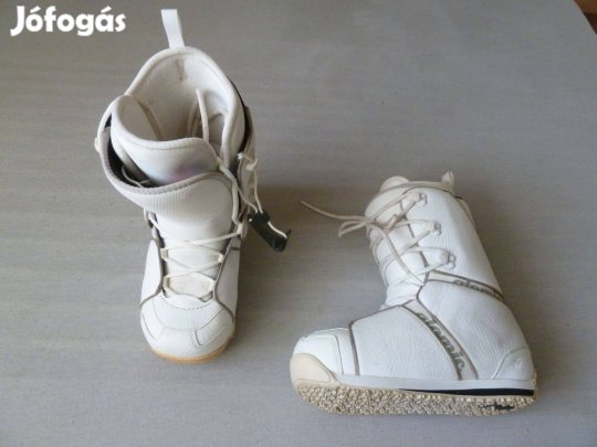 Stuf Angel snowboard bakancs szép állapotban eladó.40-es,(25.5cm)de