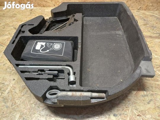 Subaru Impreza (2008-2012) Szerszámkészlet Emelővel