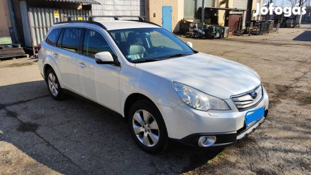 Subaru Outback családi autó
