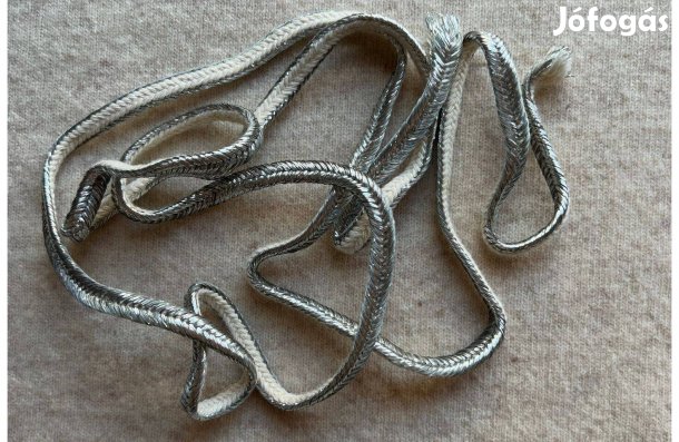 Sujtás paszomány ezüst zsinór 1db