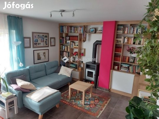 Sukorói 84 nm-es lakás eladó